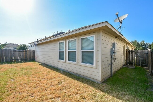 Building Photo - 7210 Foxwood Fair Ln