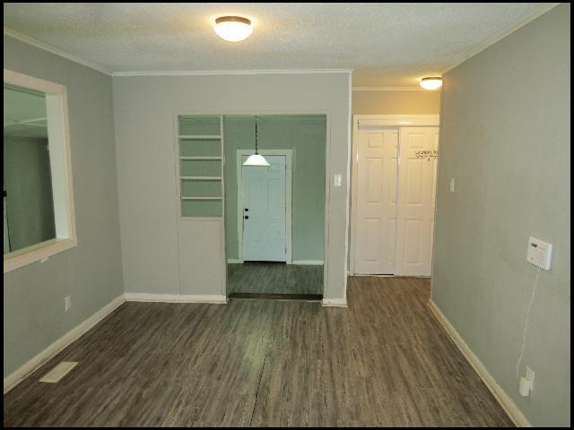 Building Photo - 1020 Towering Oaks Dr