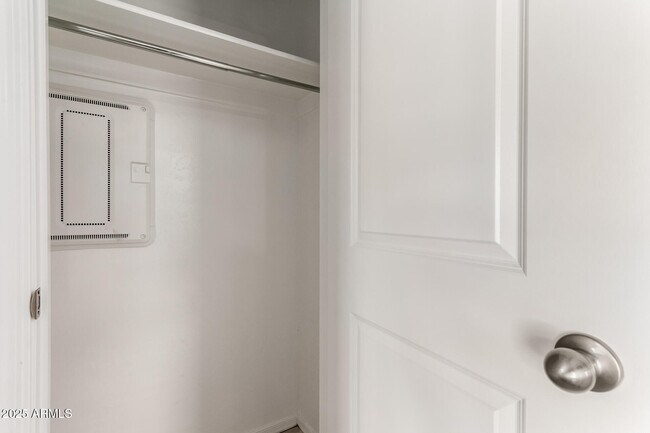 Building Photo - 1925 W Pima Ave