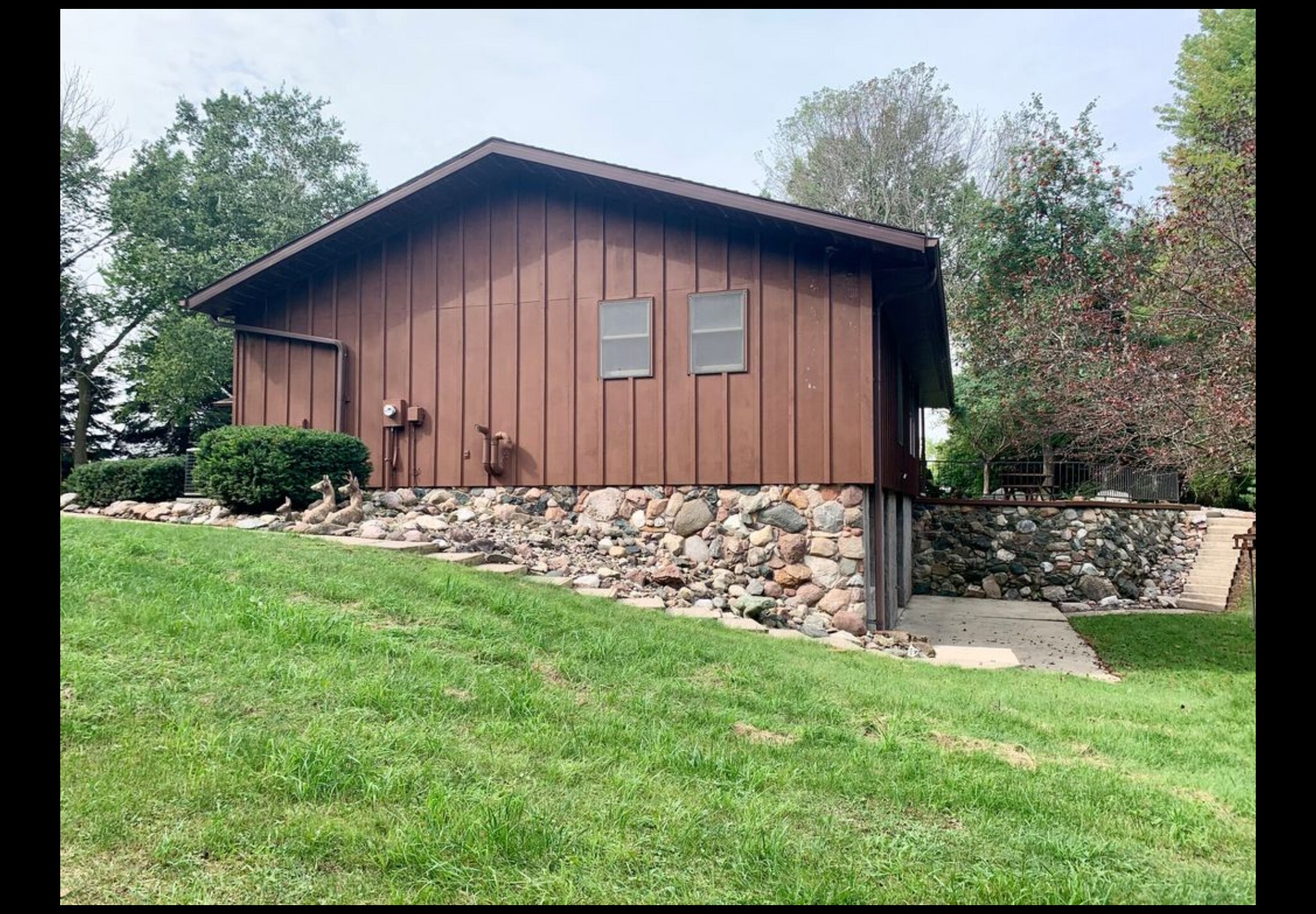 Building Photo - 11 Green Way Dr
