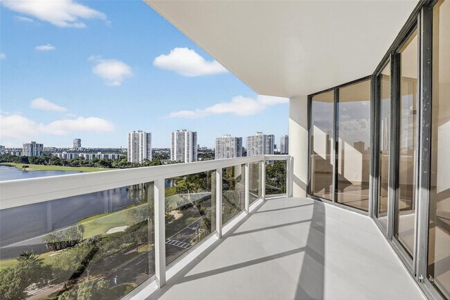 Building Photo - 20185 E Country Club Dr