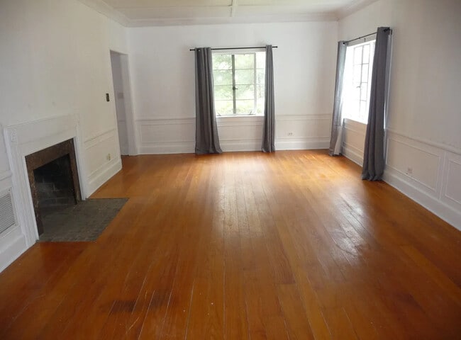 Building Photo - 523 MS-182