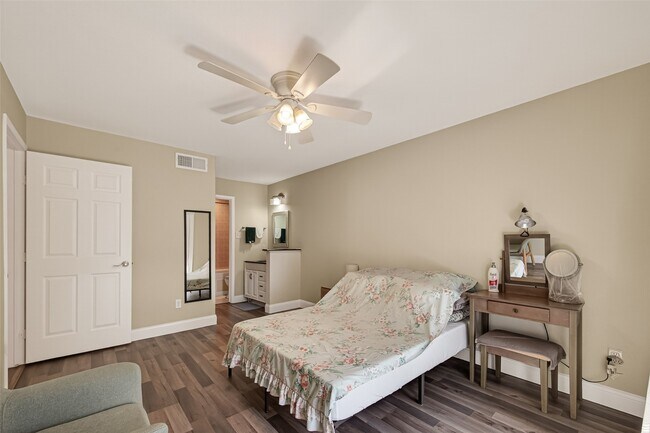 Building Photo - 18515 Egret Bay Blvd