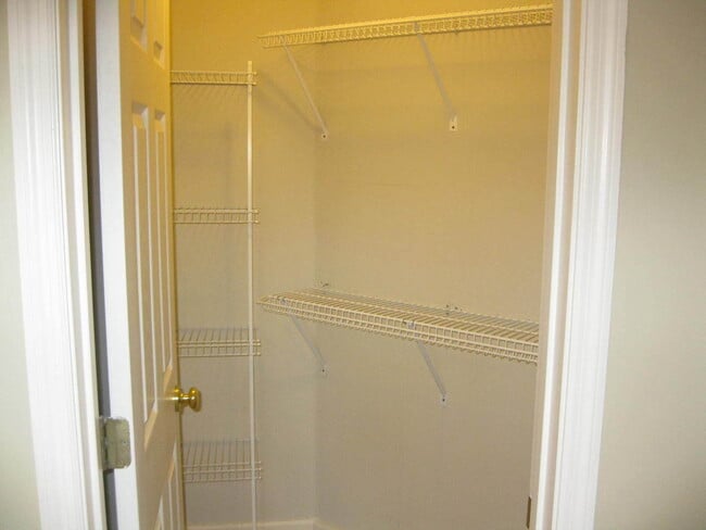 Building Photo - Ranch in Timber Creek. 3 Bedrooms. Fenced.      20260805
