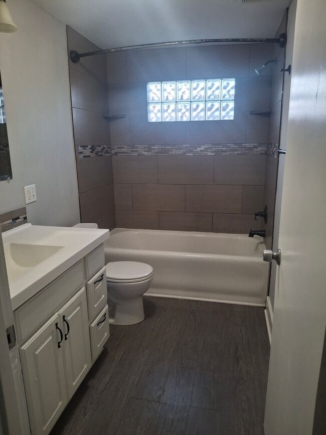 Building Photo - Four bedroom house for rent