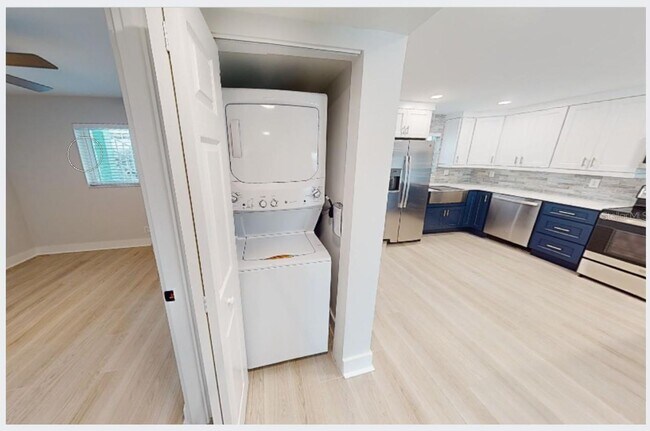 Building Photo - 500 Madeira Rentals / Unit 2