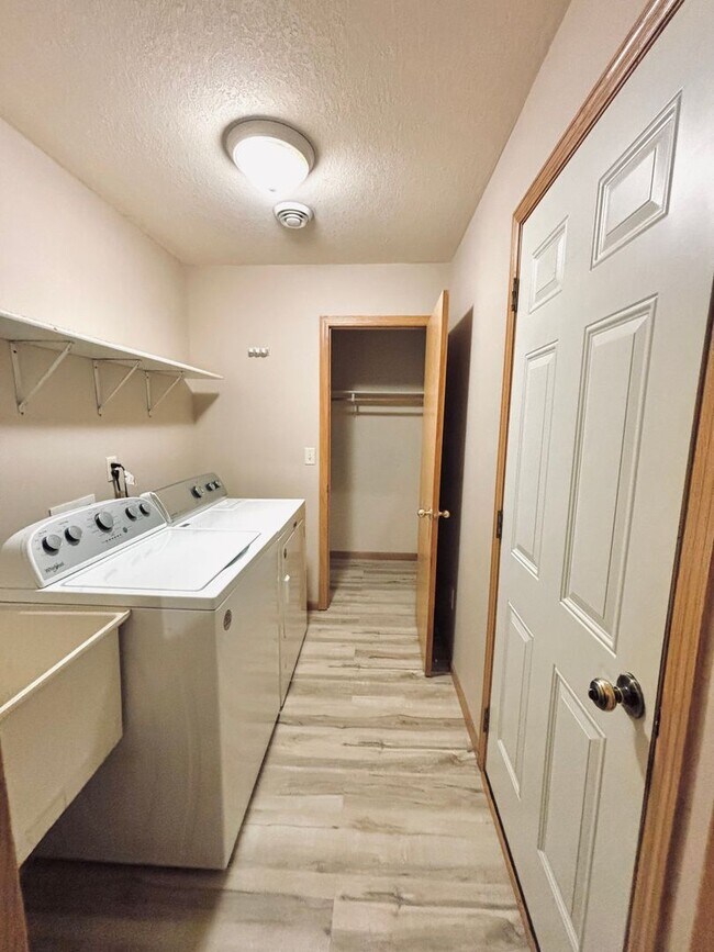 Building Photo - 1040/1044 4th St SE, Forest Lake, MN 55129 (duplex)