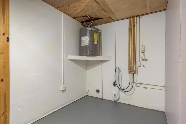 Building Photo - 4233 Belle Isle Ct