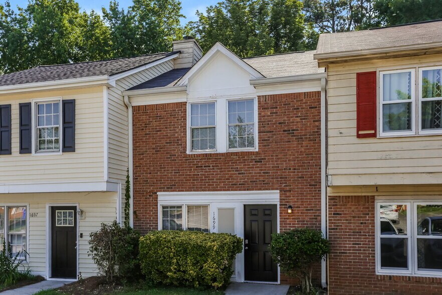 Building Photo - 1699 Winchester Way SE