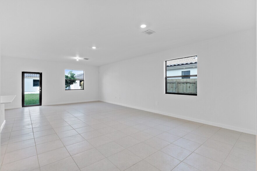 Building Photo - 11947 SW 241st Ter