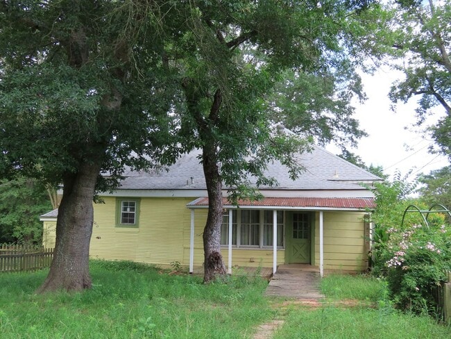 Building Photo - Cozy 2 Bedroom 1 Bath in Winona