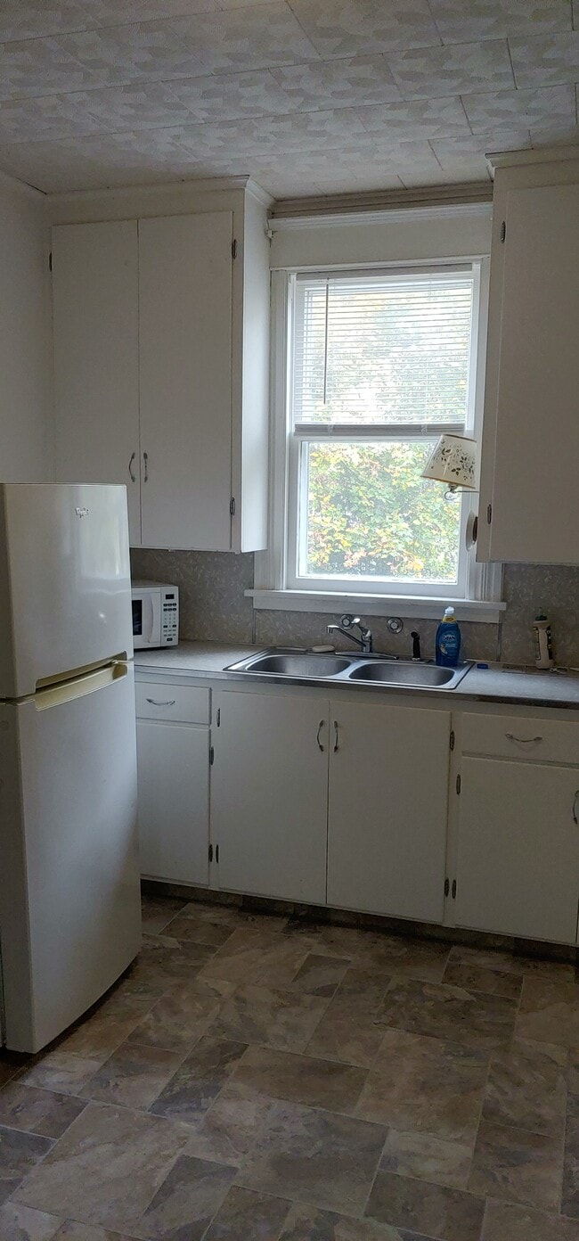 Kitchen #3 - 2504 Chili Ave