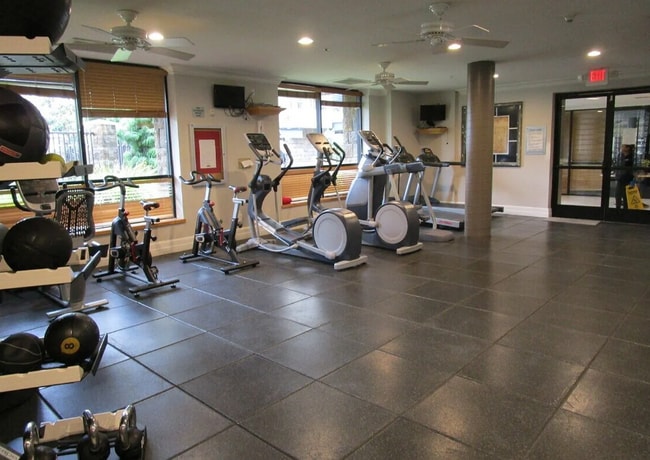 Building Photo - 1465 C St