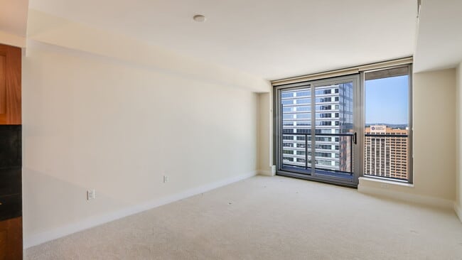 Building Photo - 650 Bellevue Way NE