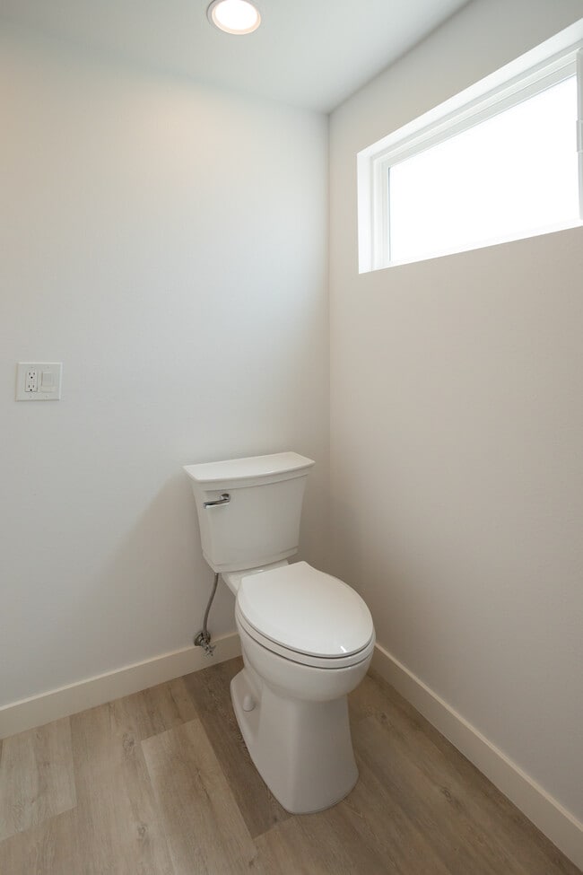 Building Photo - 11801 Rexford Rd