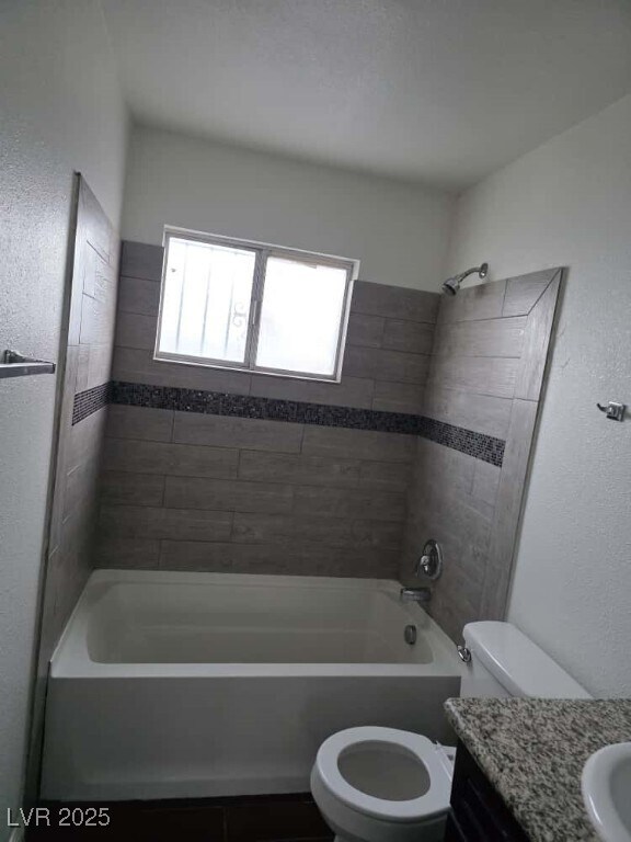 Building Photo - 2636 Lynnwood St