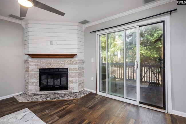 Building Photo - 251 Shoreline Dr