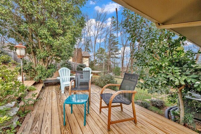 Building Photo - 373 Laredo Dr