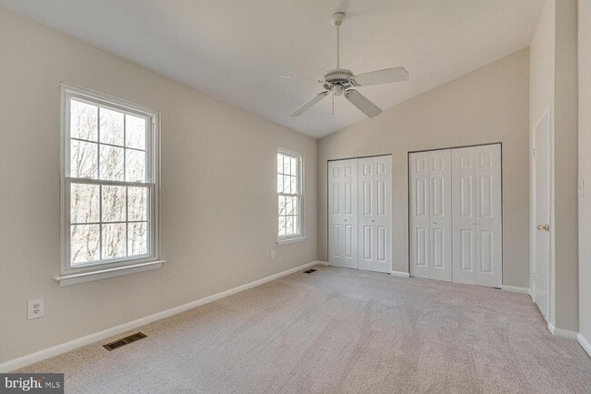 Building Photo - 3 Bedroom 3.5 Bath 3 Level Townhome in Germantown