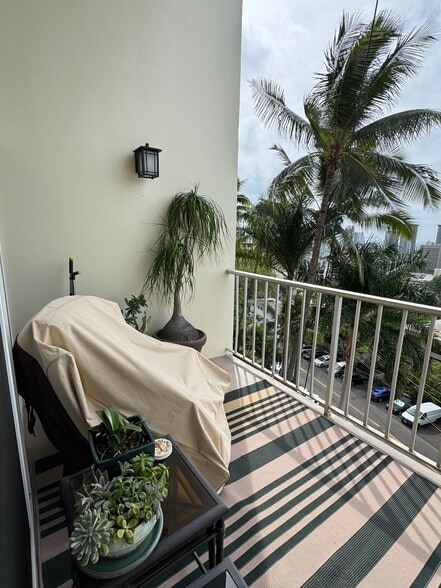 Building Photo - 666 Prospect St