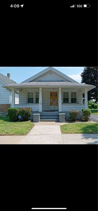 Building Photo - 628 Waverly Ave