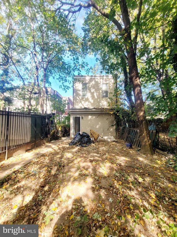 Building Photo - 1622 Blavis St