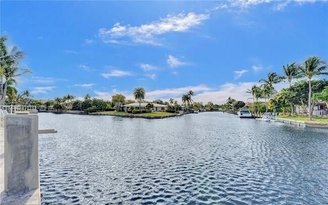 Building Photo - 2830 NE 55th St