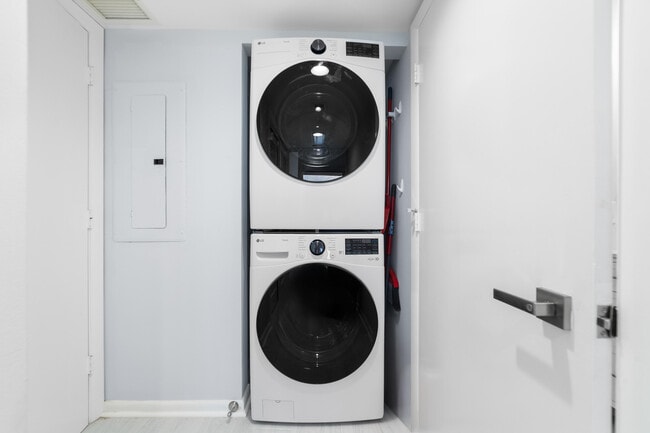 Building Photo - 4101 N Ocean Blvd