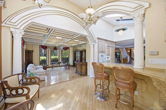 Building Photo - 1 Bridle Path Dr