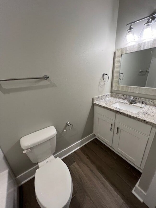 Building Photo - 3B/2.5B Townhome Available in Lake Charles