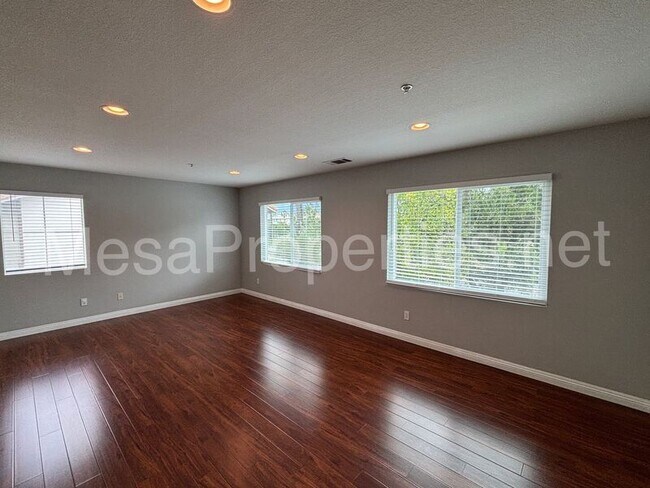 Building Photo - 16740 Inverrary Way