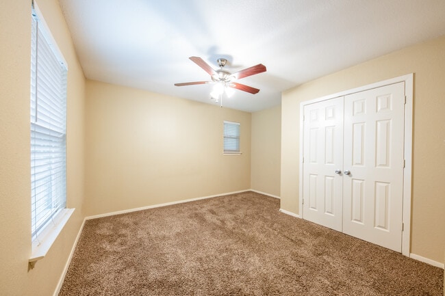 Building Photo - 2809 E 22nd St