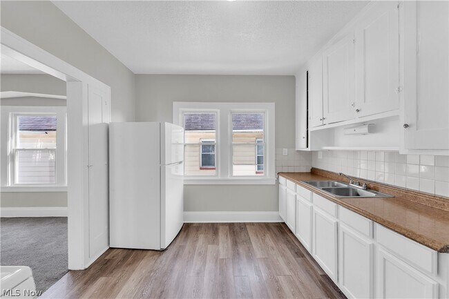 Building Photo - 3394 E 146th St