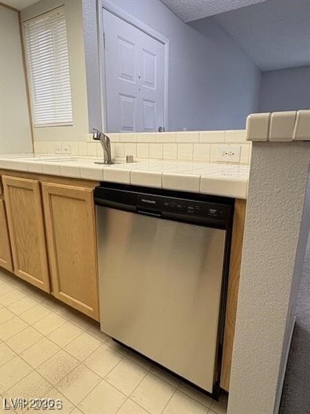 Building Photo - 7100 W Pirates Cove Rd