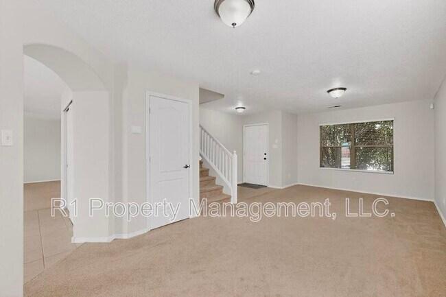 Building Photo - 2713 Violeta Cir SE