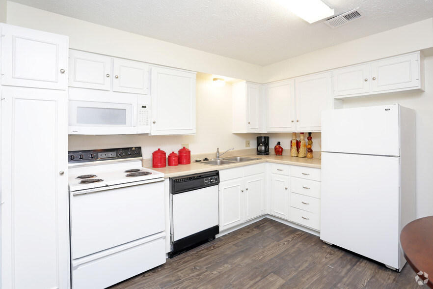 Kitchen - The Martinique Apartments