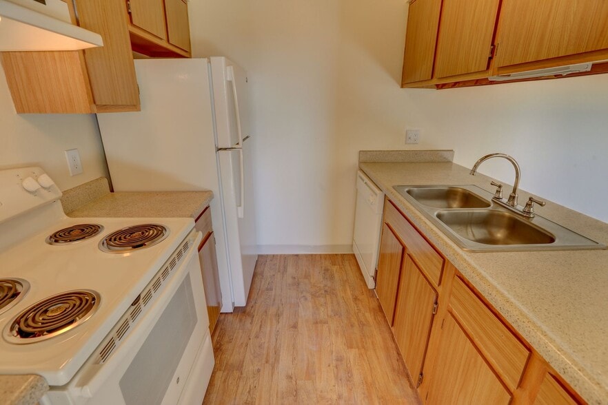 Interior Photo - Americana Lakewood Apartments