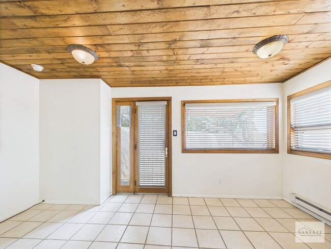 Building Photo - Two Bedroom Single Family Home Available Now!