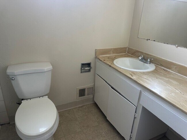 Building Photo - 55-0210