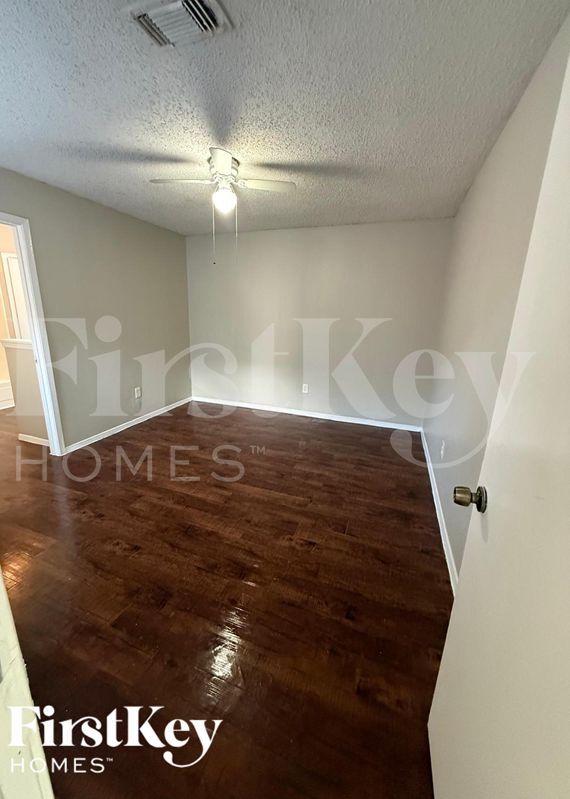 Building Photo - 7506 Tetela Dr