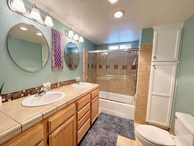 Building Photo - FULLY FURNISHED | Hollywood Beach | Oxnard | 3Bed + 2Bath