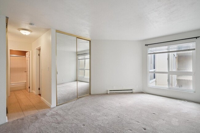 Building Photo - 370 Imperial Way