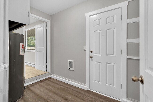 Building Photo - 1365CEDA