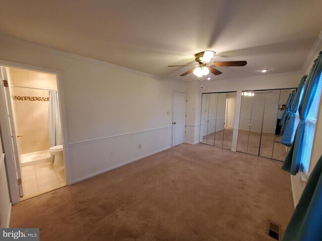 Building Photo - 2077 Pilgrim Dr