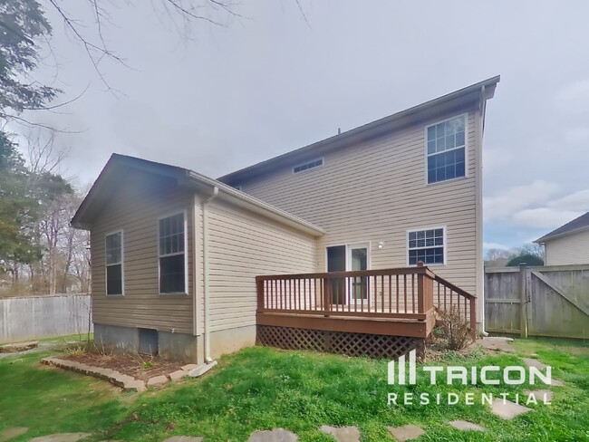 Building Photo - 709 Billie Jean Cir