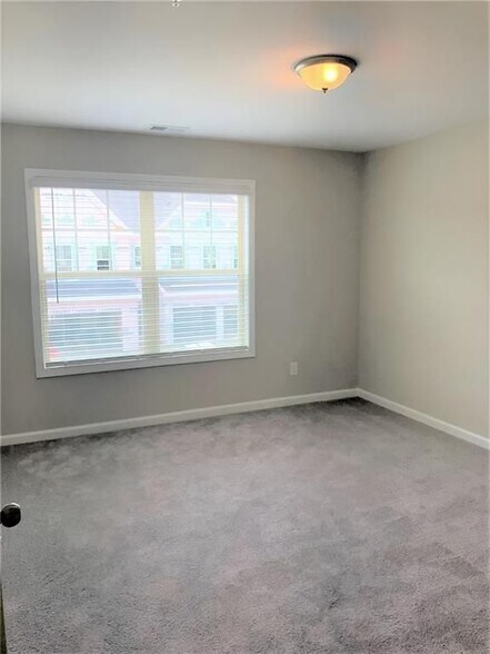 Building Photo - 1327 Elderwood Way