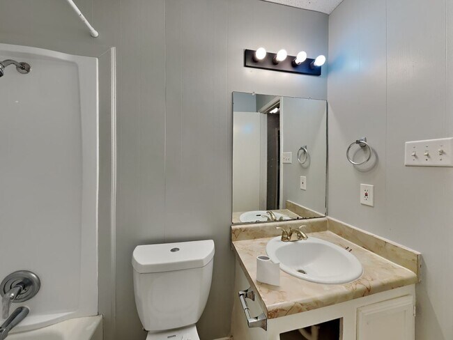 Building Photo - Alluring Single Family Home | 3 BR/2BA | 2-Car Covered Parking | Fencing wood