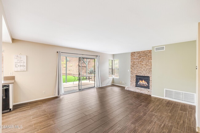 Building Photo - 3050 Wildwood Ave
