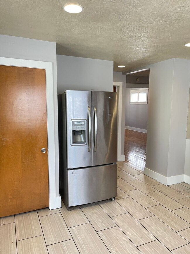 Building Photo - Florence/Minne Lusa 4 bed 2 bath house 160...