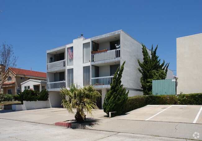 Building Photo - 1070 Sapphire St